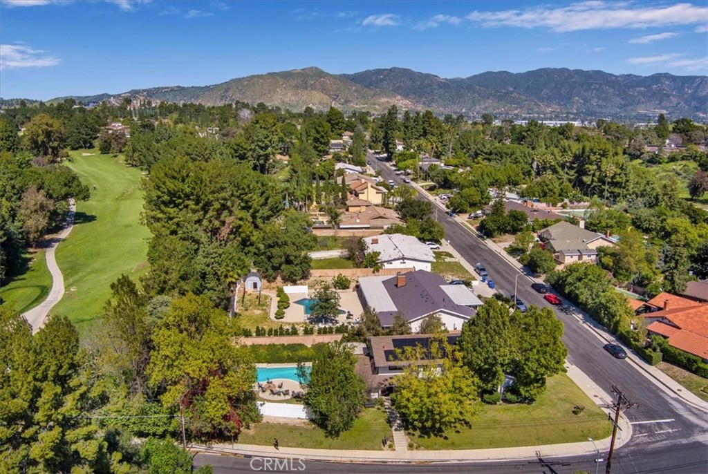 16901 Pineridge