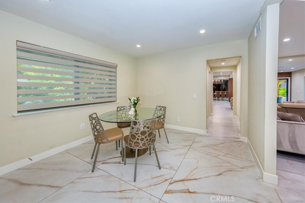 16901 Pineridge