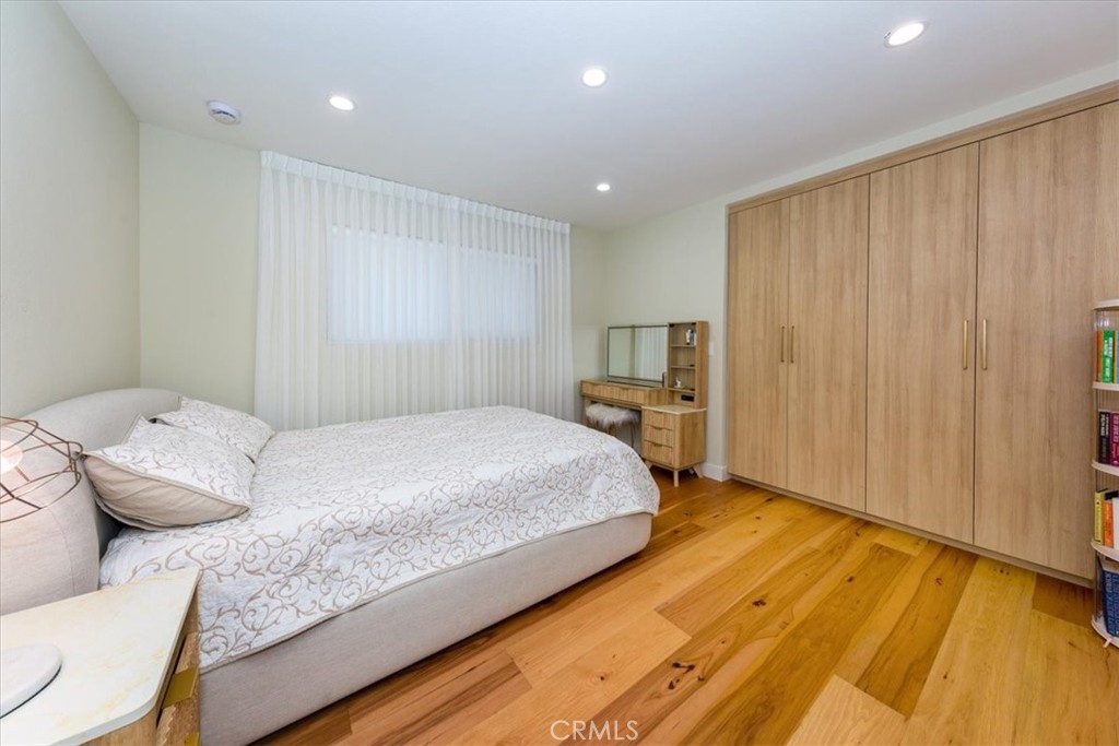 16901 Pineridge