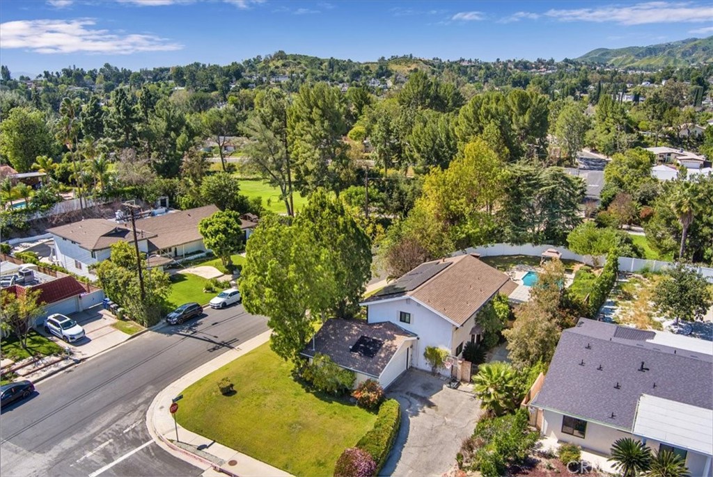 16901 Pineridge