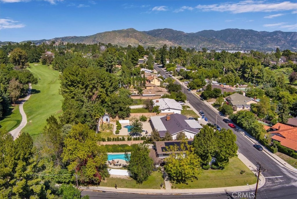 16901 Pineridge