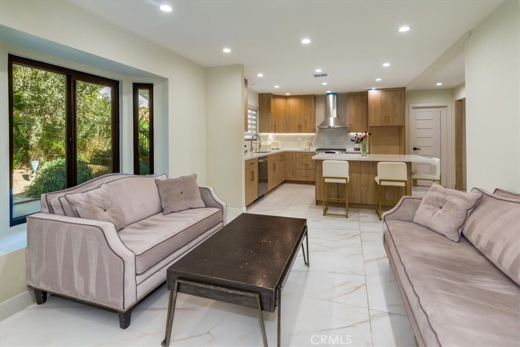 16901 Pineridge