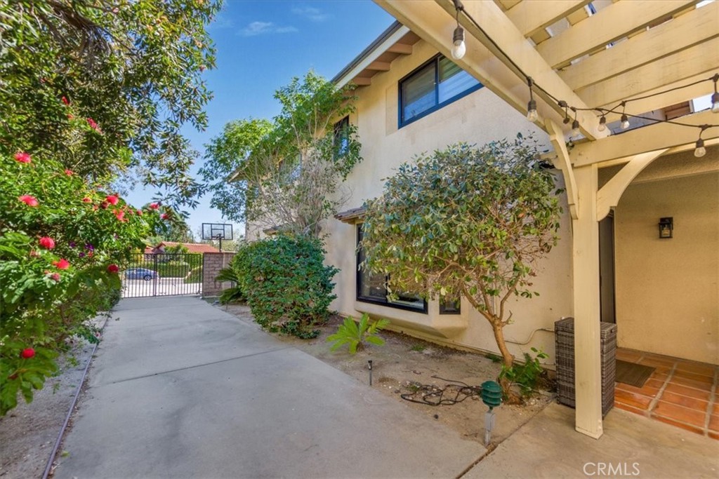 16901 Pineridge