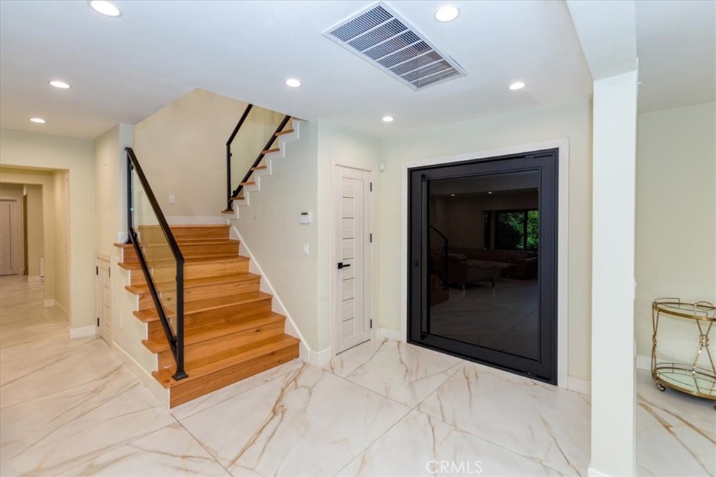 16901 Pineridge