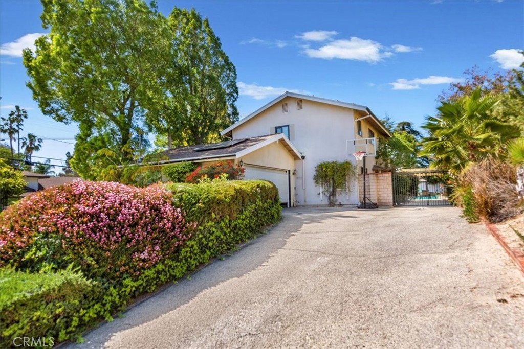 16901 Pineridge