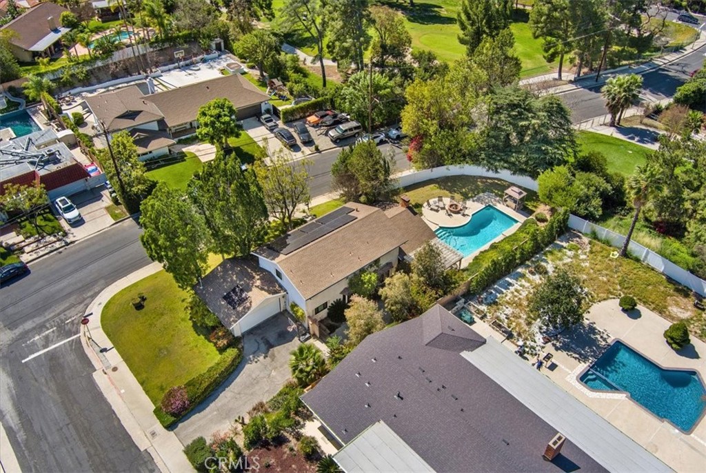 16901 Pineridge