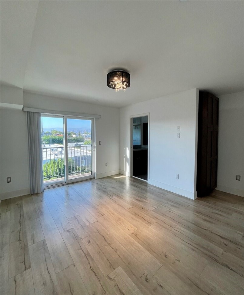 10844 Blix Street 101