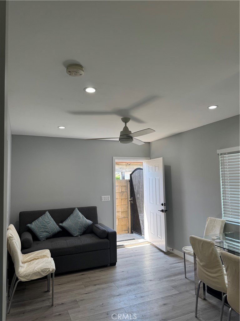 11406 Collett