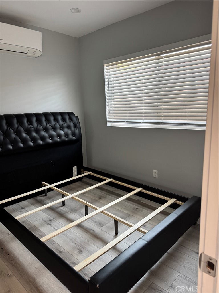 11406 Collett