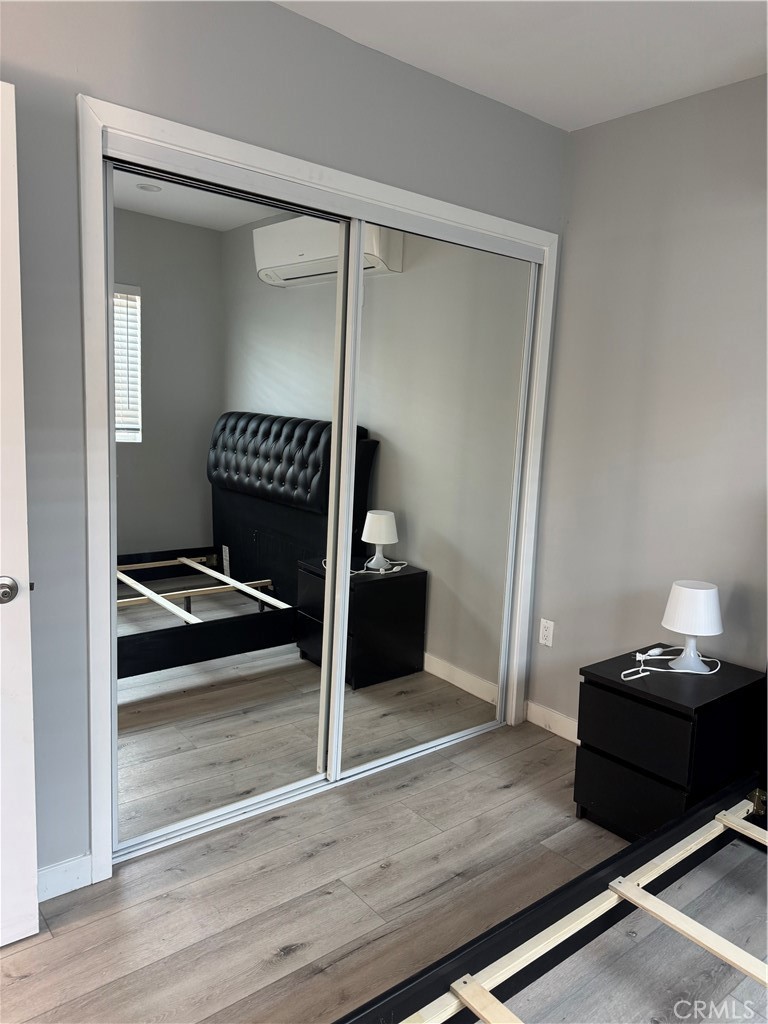 11406 Collett
