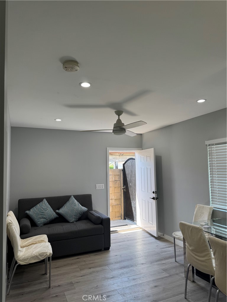 11406 Collett