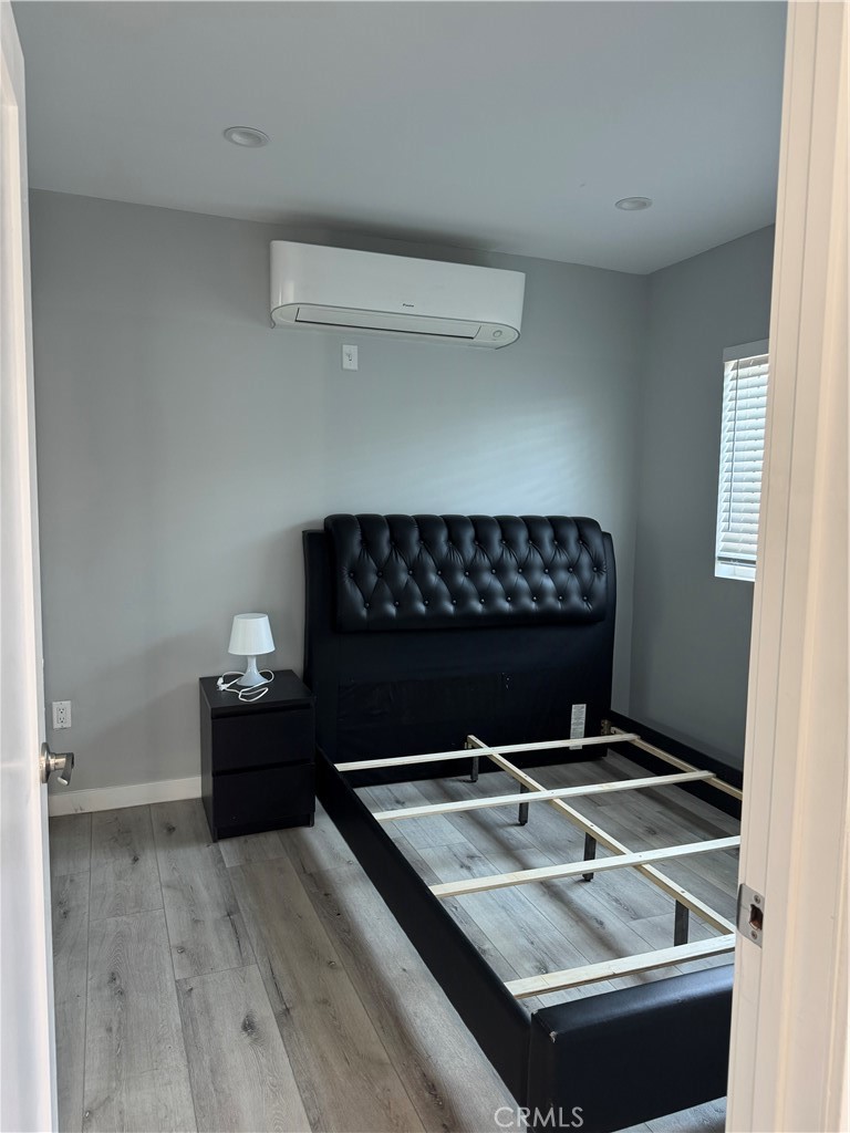 11406 Collett