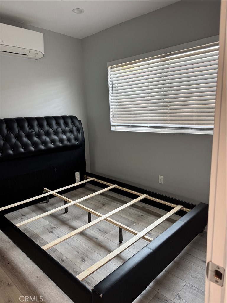 11406 Collett