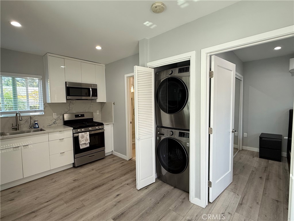 11406 Collett