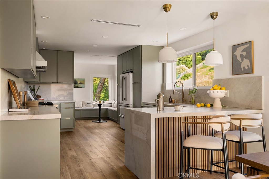 11111 Tujunga Canyon
