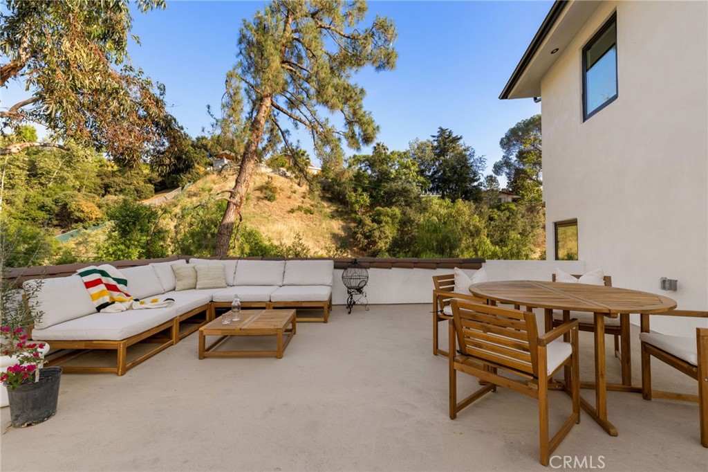 11111 Tujunga Canyon
