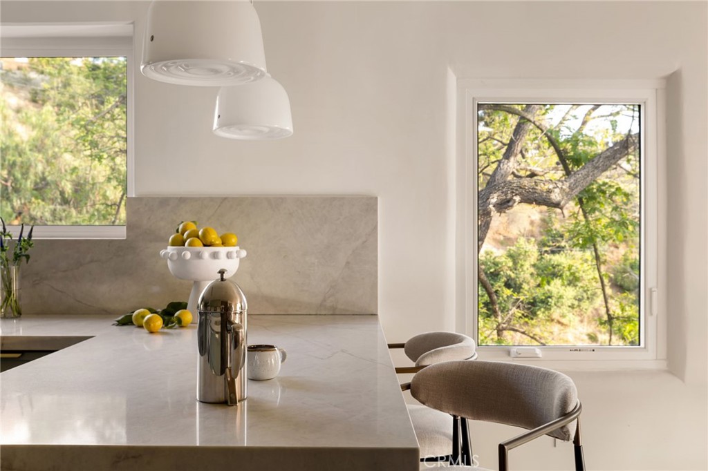 11111 Tujunga Canyon