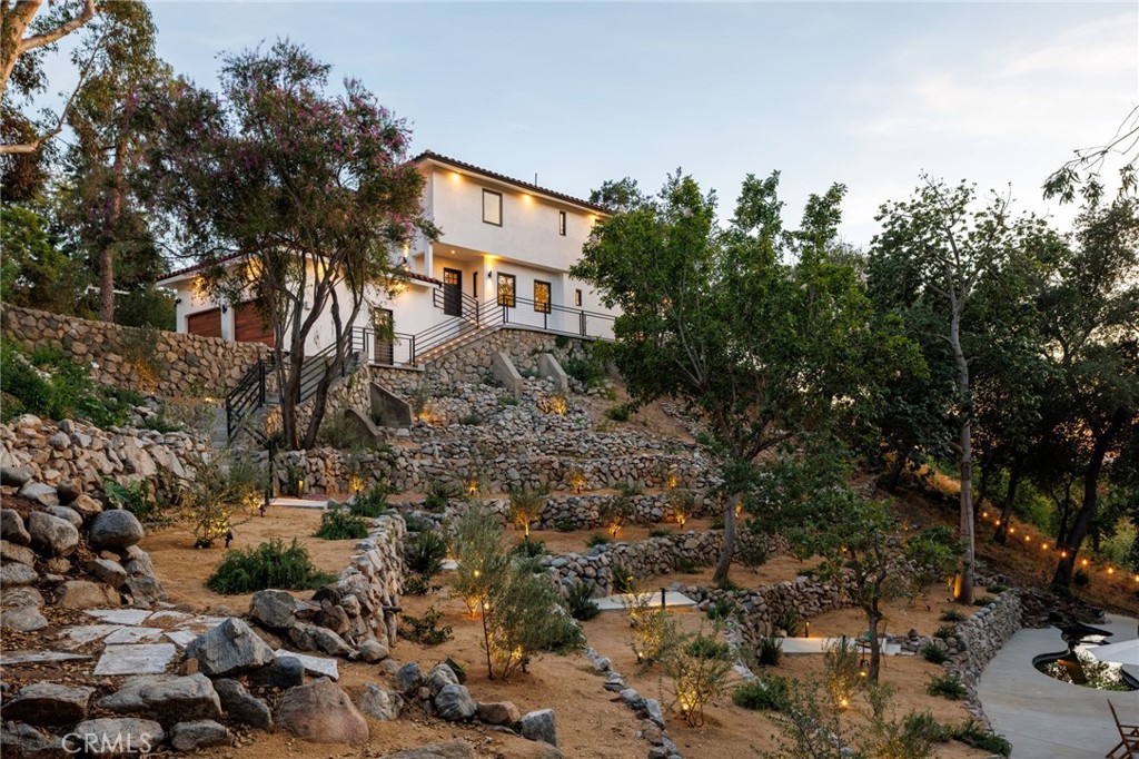 11111 Tujunga Canyon