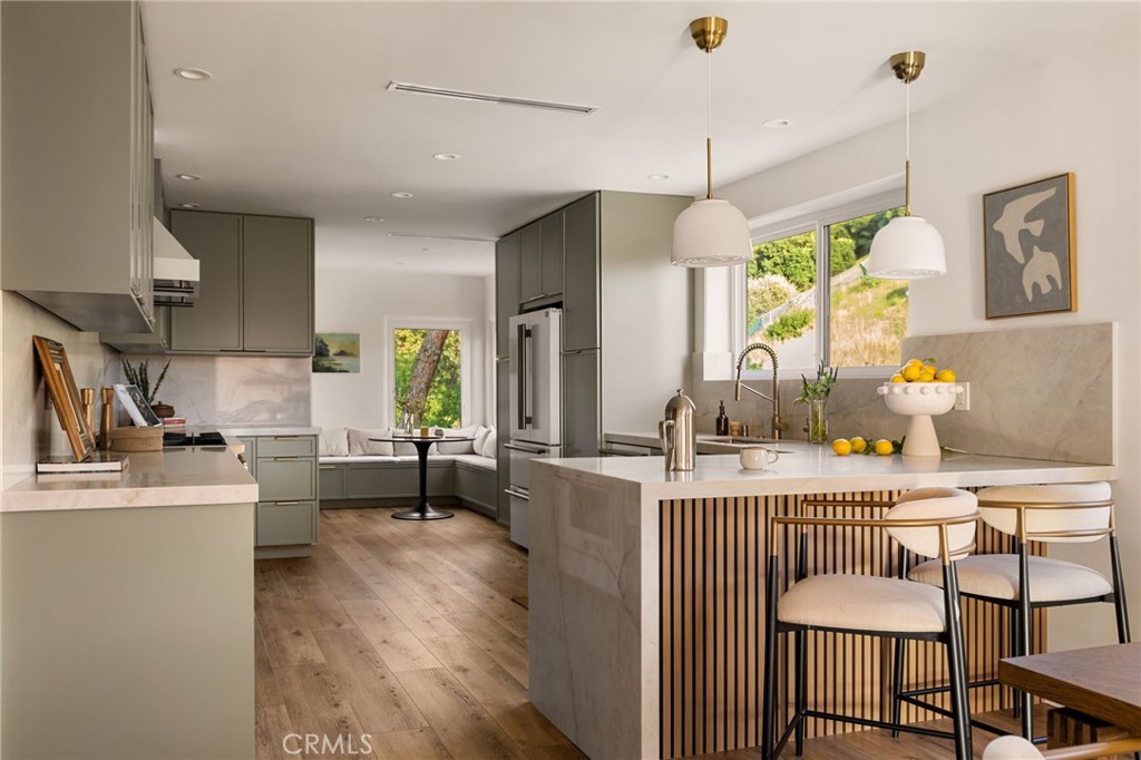 11111 Tujunga Canyon