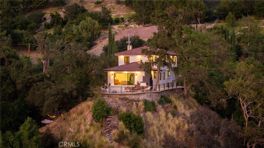 11111 Tujunga Canyon