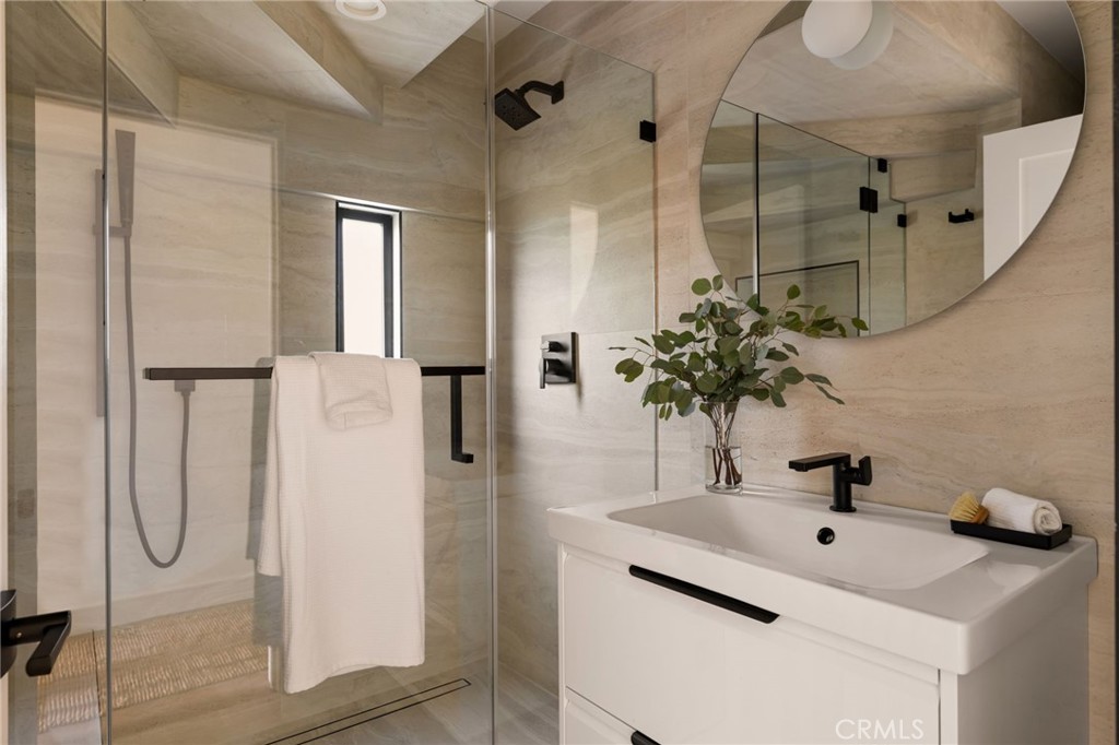 11111 Tujunga Canyon