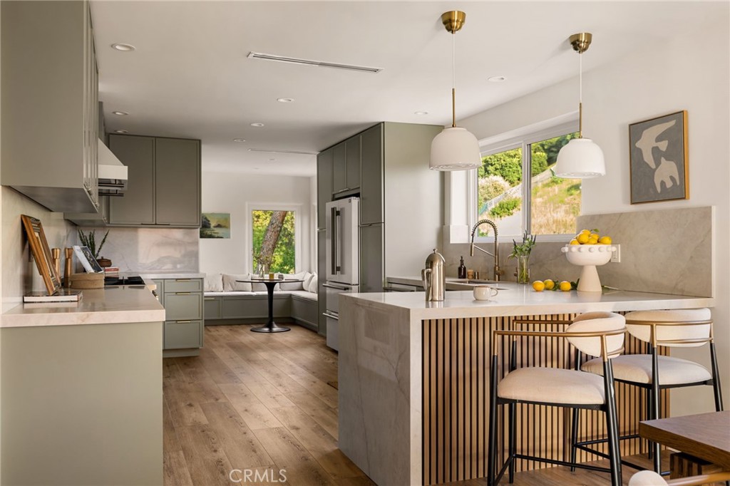 11111 Tujunga Canyon