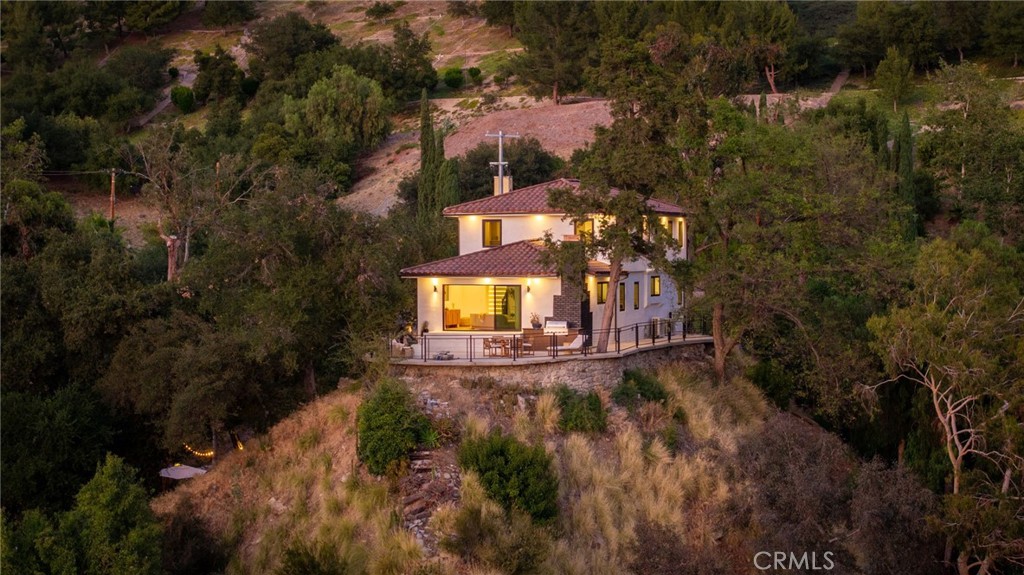11111 Tujunga Canyon