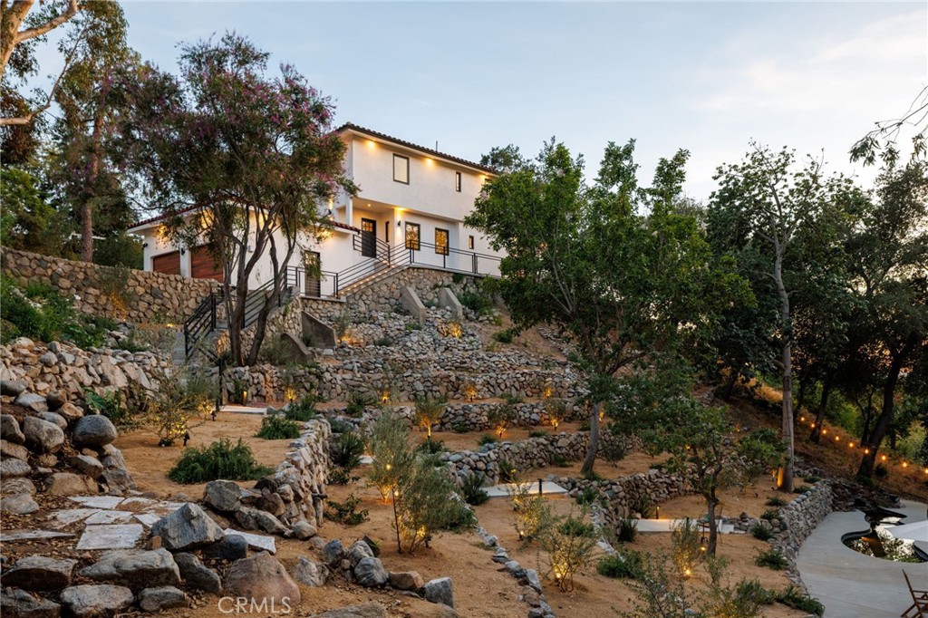 11111 Tujunga Canyon