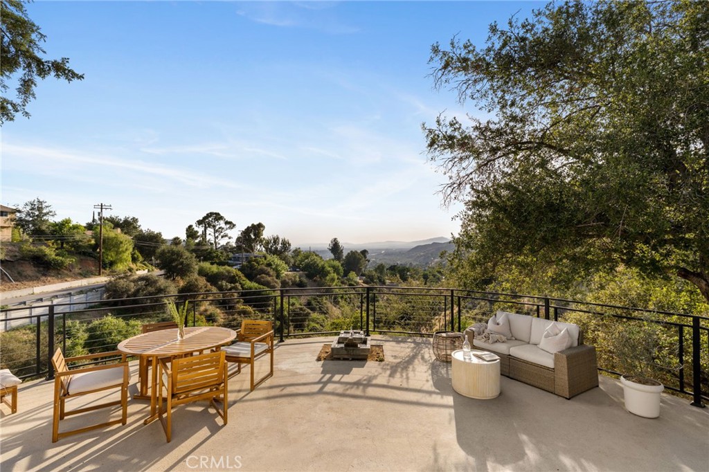 11111 Tujunga Canyon