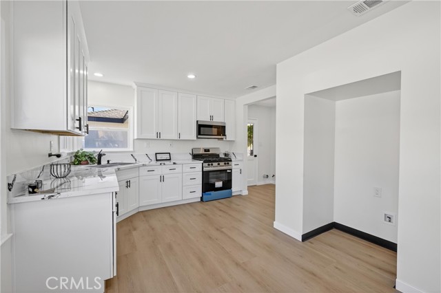 3661 N Arrowhead Ave