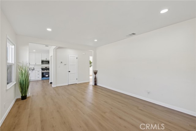 3661 N Arrowhead Ave