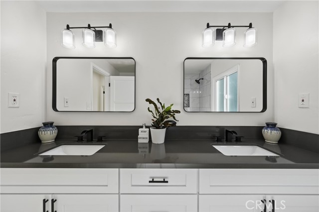 3661 N Arrowhead Ave