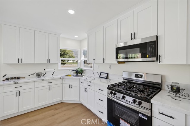 3661 N Arrowhead Ave