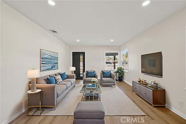 3661 N Arrowhead Ave