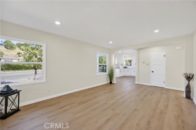 3661 N Arrowhead Ave