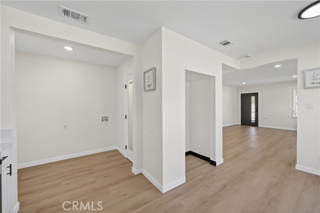 3661 N Arrowhead Ave