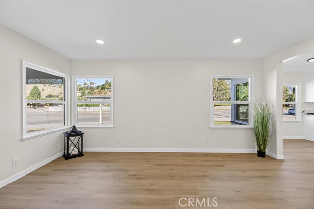 3661 N Arrowhead Ave