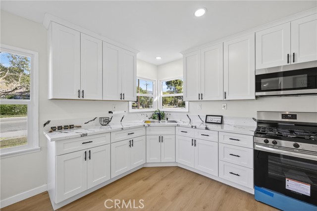 3661 N Arrowhead Ave