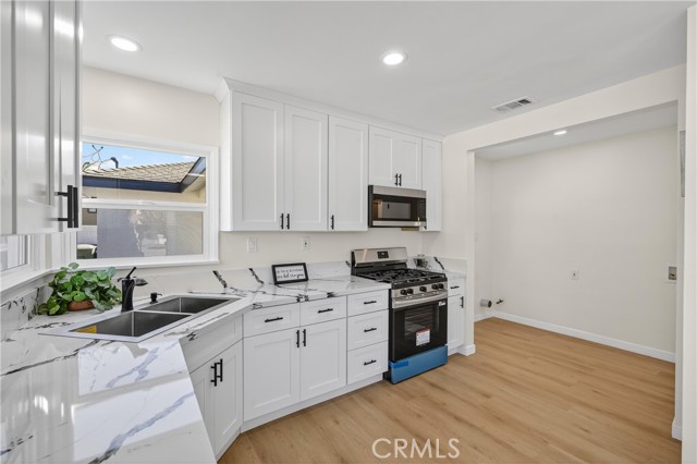 3661 N Arrowhead Ave