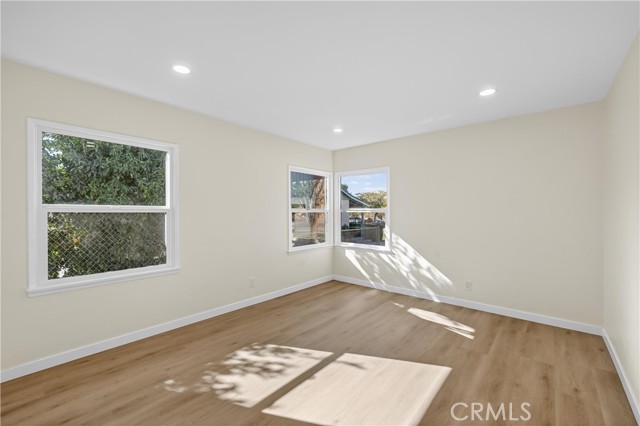 3661 N Arrowhead Ave