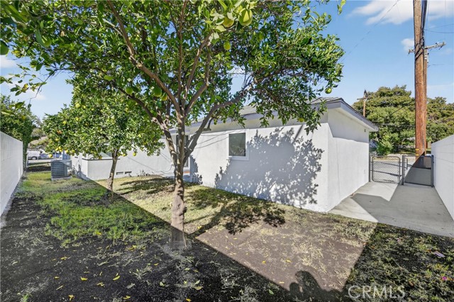 3661 N Arrowhead Ave