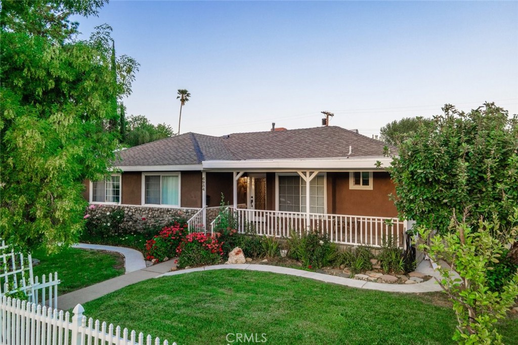 6954 Woodlake Avenue