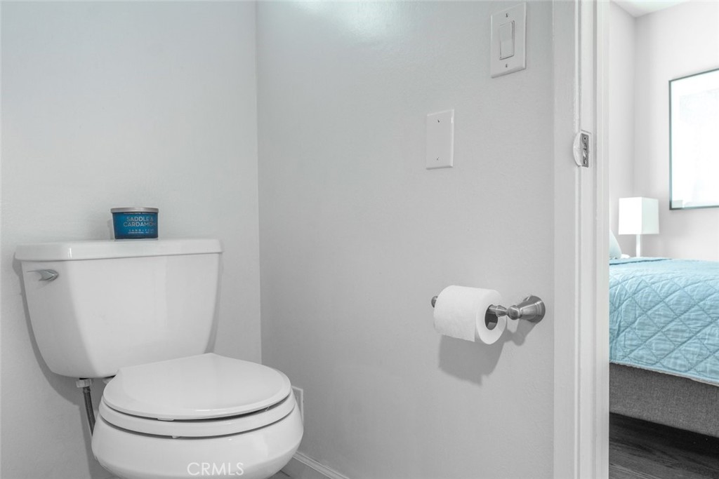 6954 Woodlake Avenue