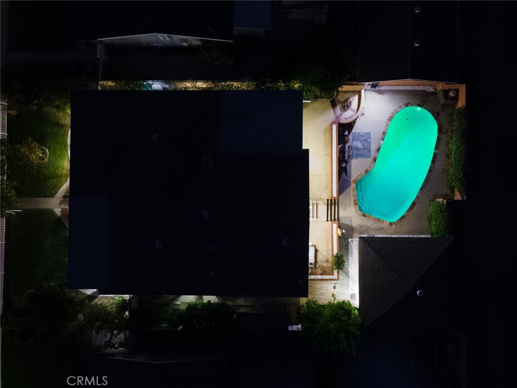 6954 Woodlake Avenue