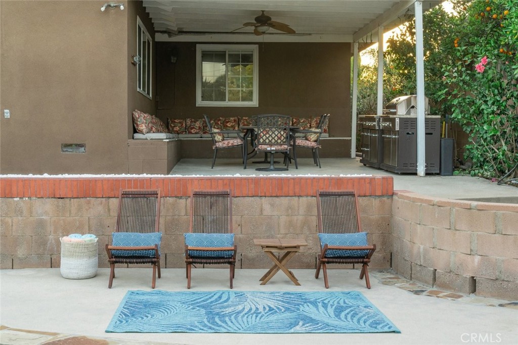 6954 Woodlake Avenue