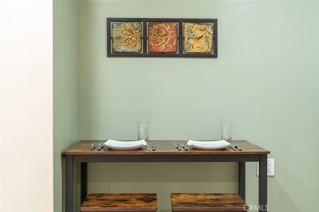 6954 Woodlake Avenue