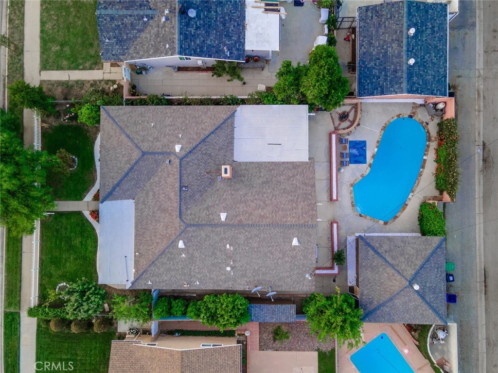 6954 Woodlake Avenue