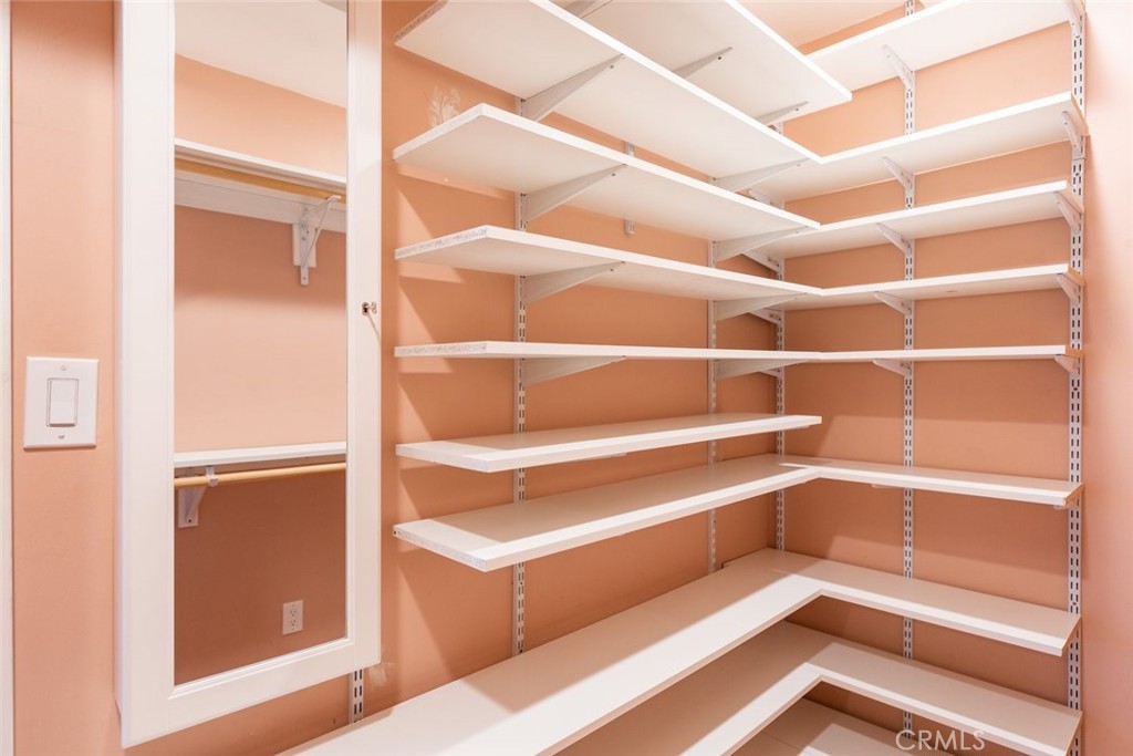 6954 Woodlake Avenue