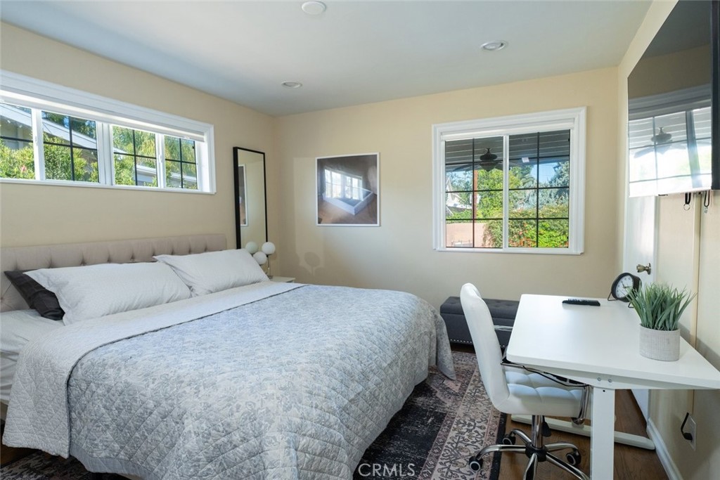 6954 Woodlake Avenue