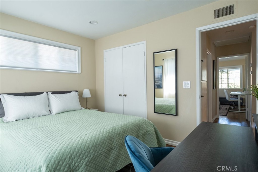 6954 Woodlake Avenue